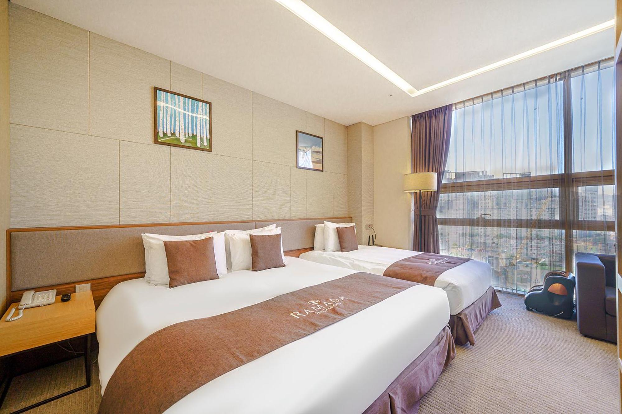 Ramada By Wyndham Incheon Hotel Esterno foto